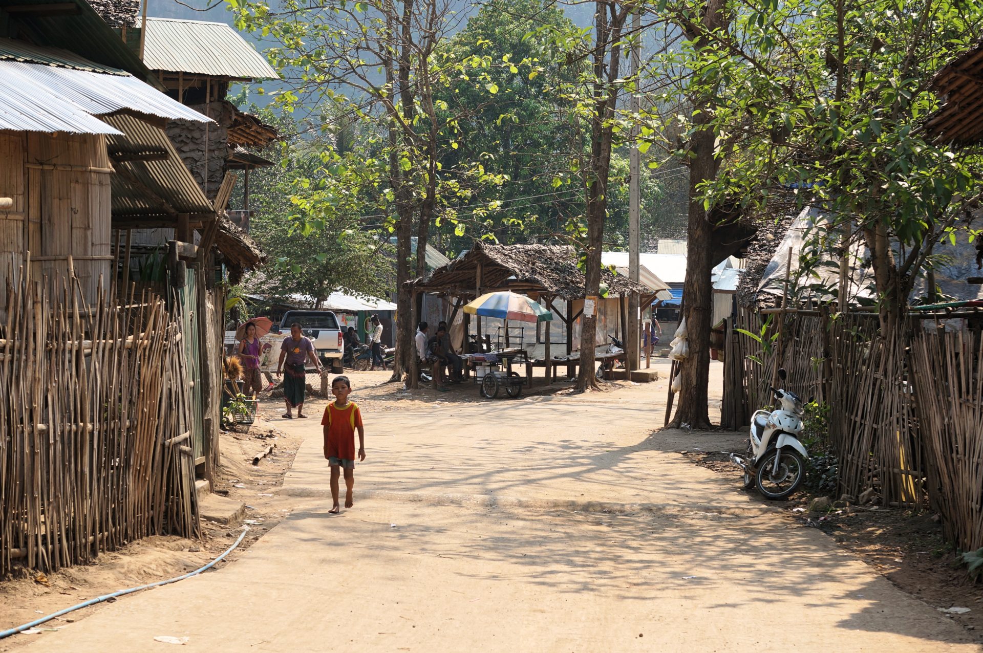 Thai-Burma Border: Mae La Refugee Camp